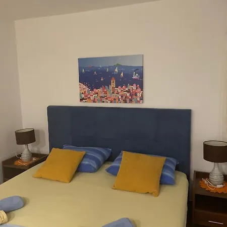 Apartment Studio Orange