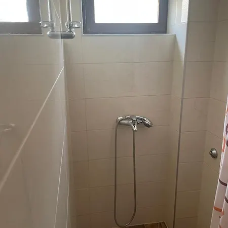 Orange *